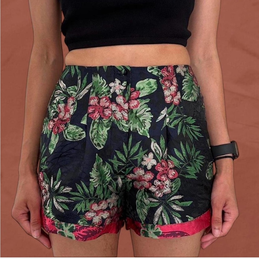 PATBO FLORAL SHORTS